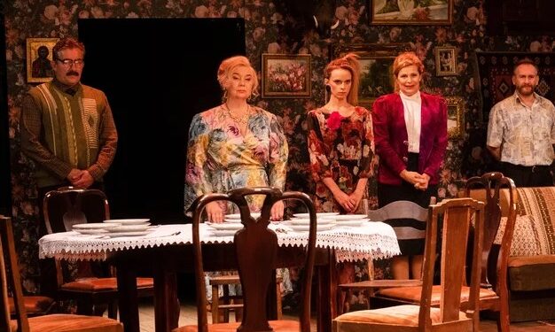 „Koniec czerwonego człowieka” pojawił się w ofercie edukacyjnej OCH-Teatru